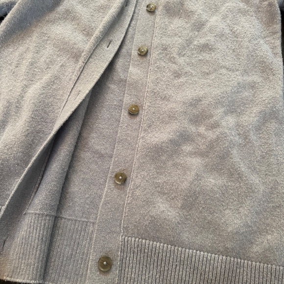 Women's Gap Button Up Sweater. - Picture 3 of 4